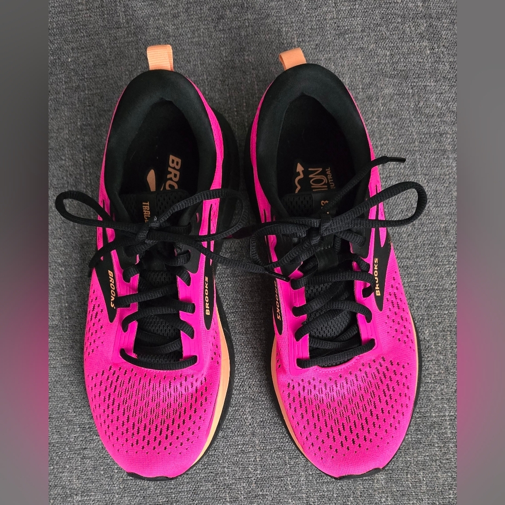 Brooks Women's Hot Pink Trace 3 Running Shoes